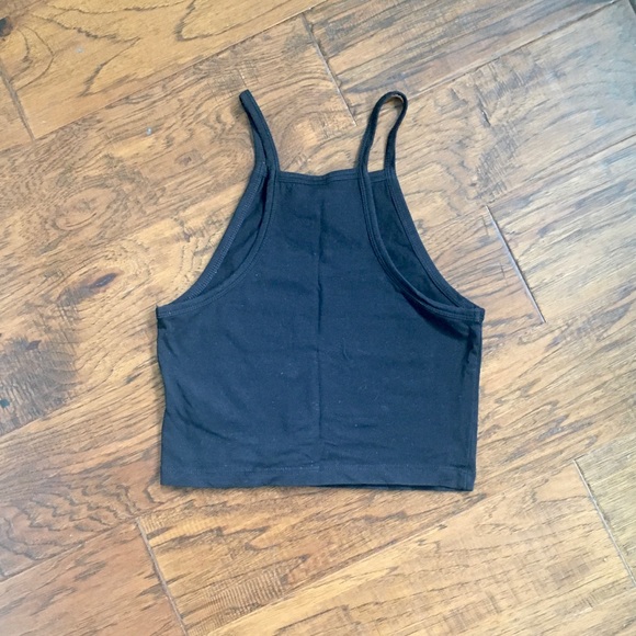 2 for $12 🎊 Black Cropped Tank 🖤 - Picture 2 of 2
